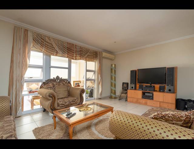 2 BEDROOM SIMPLEX FOR SALE IN LA LUCIA RIDGE